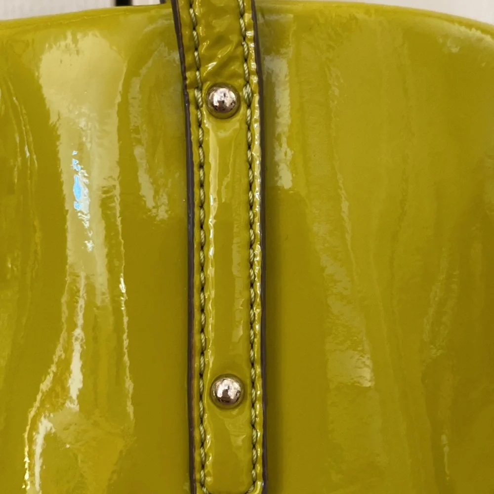 Kate Spade chartreuse patent tote 💛 - Picture 8 of 8